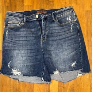 Judy Blue 1XL Distressed Jean Shorts – Raw Hem, Stretchy & Flattering!